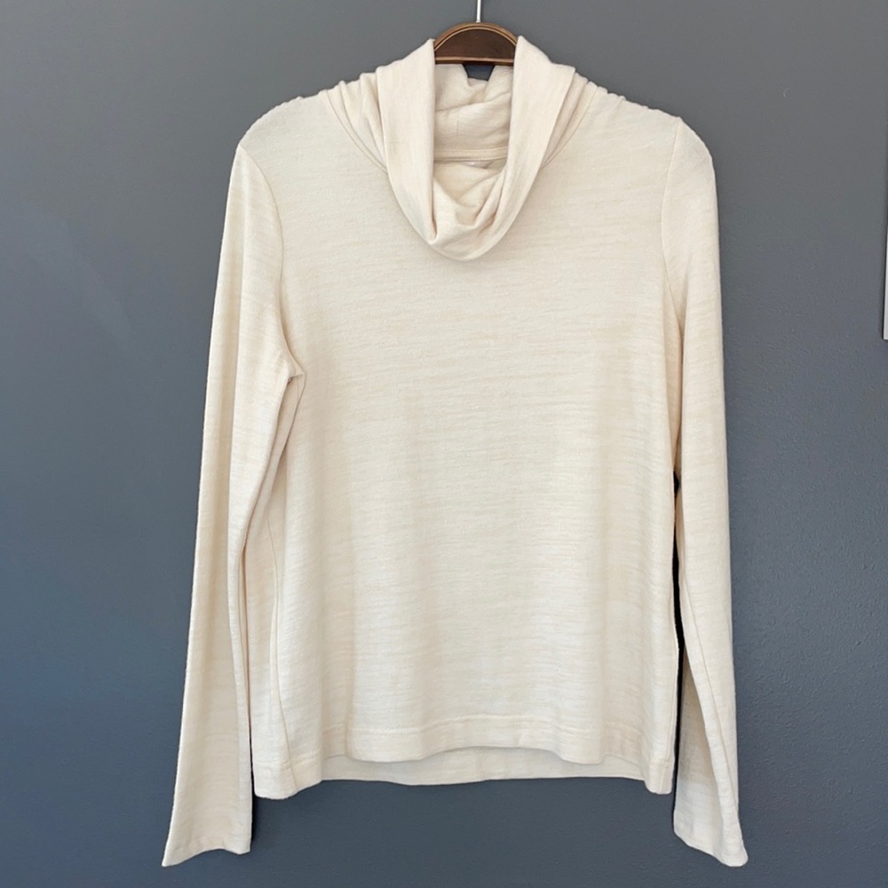 Banana republic Luxespun cowl neck sweater in ecru size small